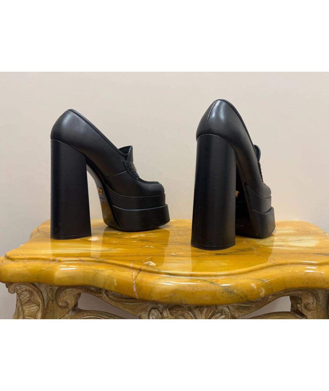 VERSACE Черные кожаные туфли, фото 4