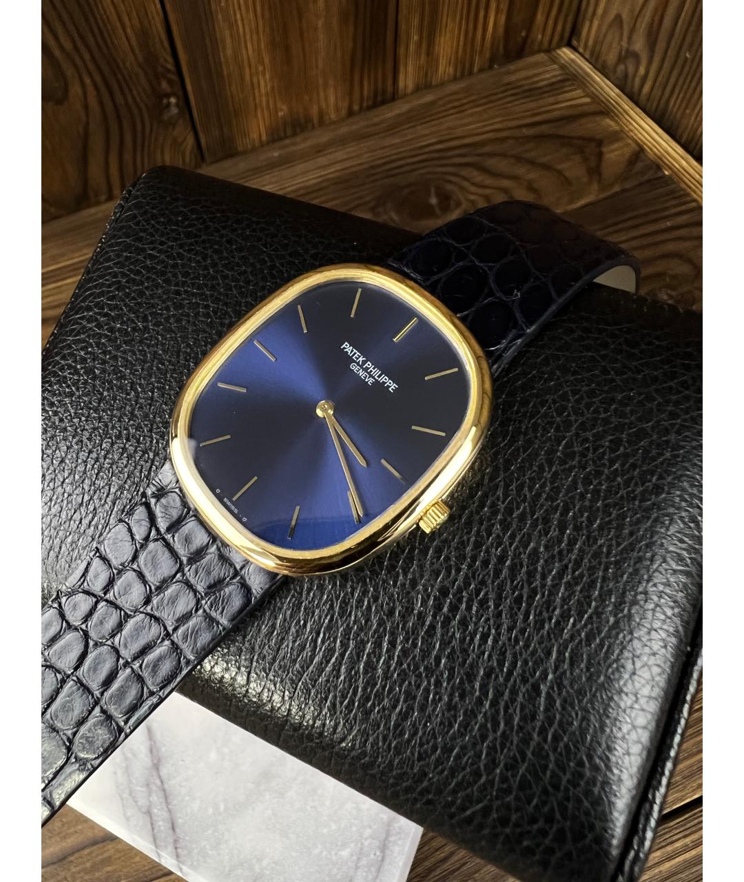 PATEK PHILIPPE Темно-синие часы из желтого золота, фото 2
