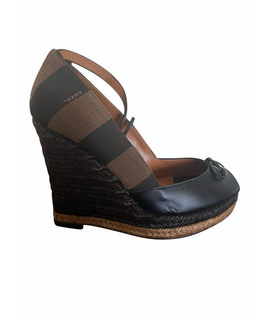 FENDI Босоножки