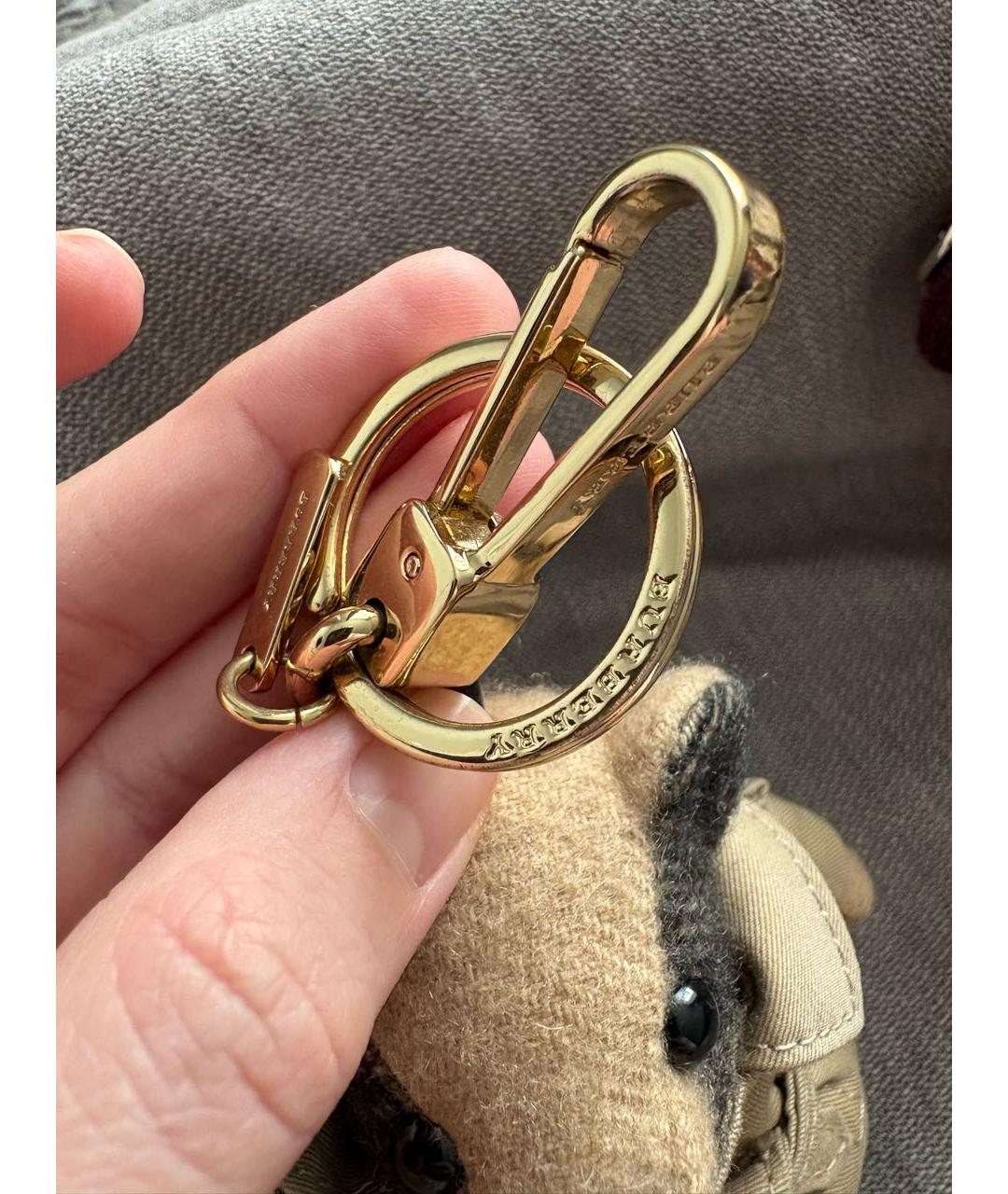 BURBERRY Бежевый брелок, фото 3