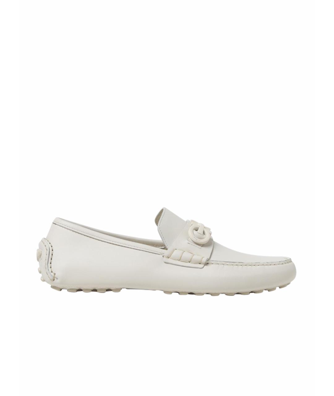 FERRAGAMO Белые кожаные мокасины, фото 1