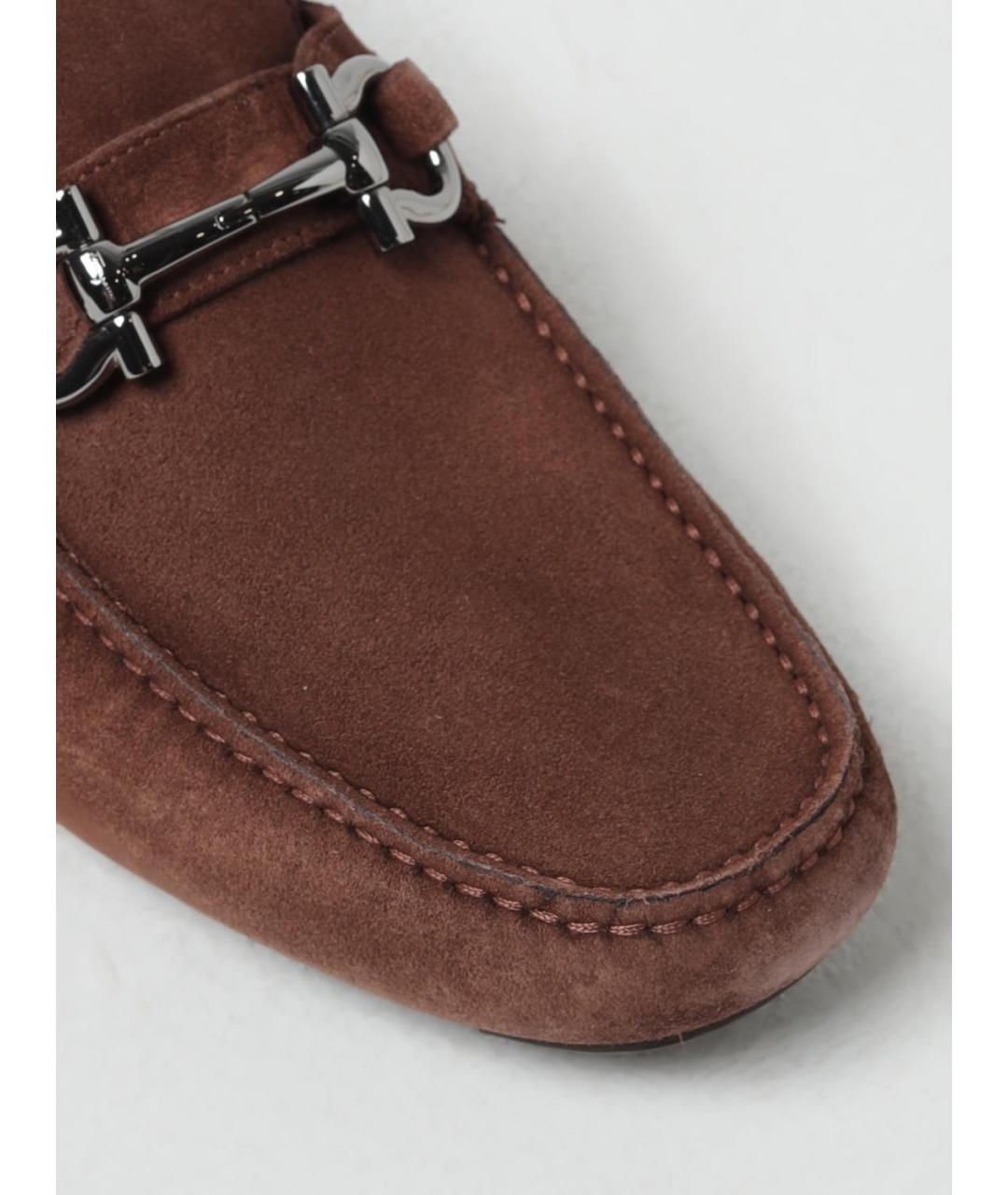 FERRAGAMO Коричневые замшевые мокасины, фото 4