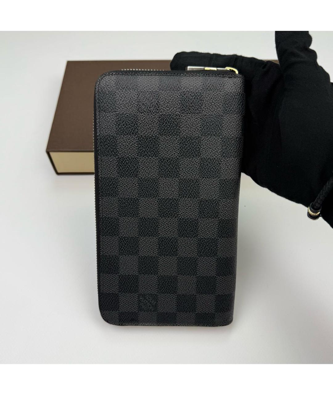 LOUIS VUITTON Антрацитовый кожаный кошелек, фото 2