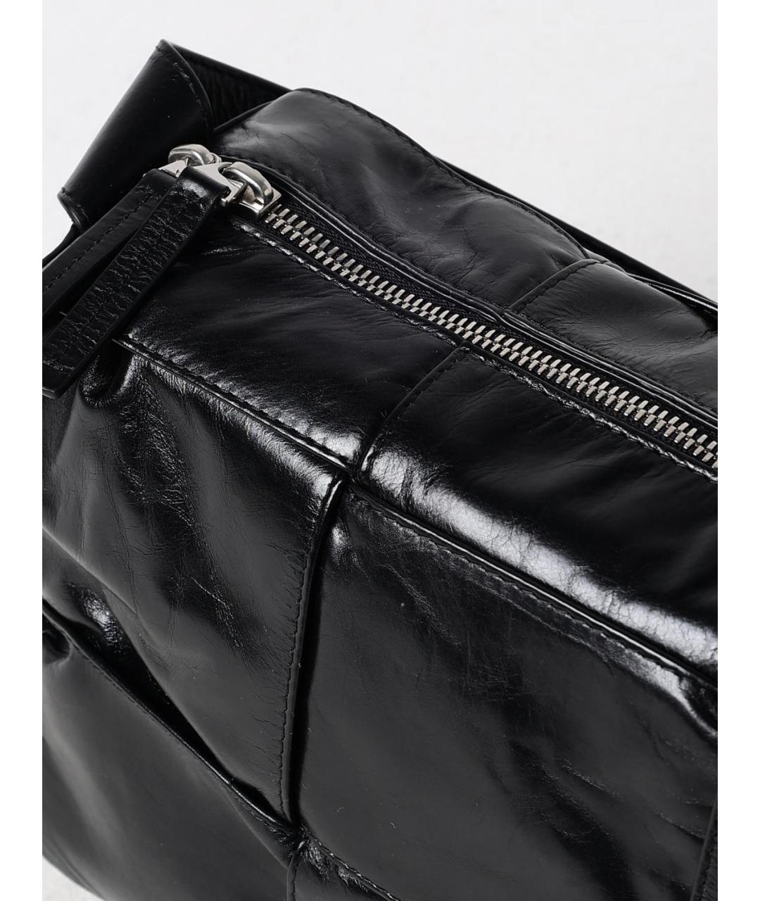 BOTTEGA VENETA Черная кожаная сумка на плечо, фото 4