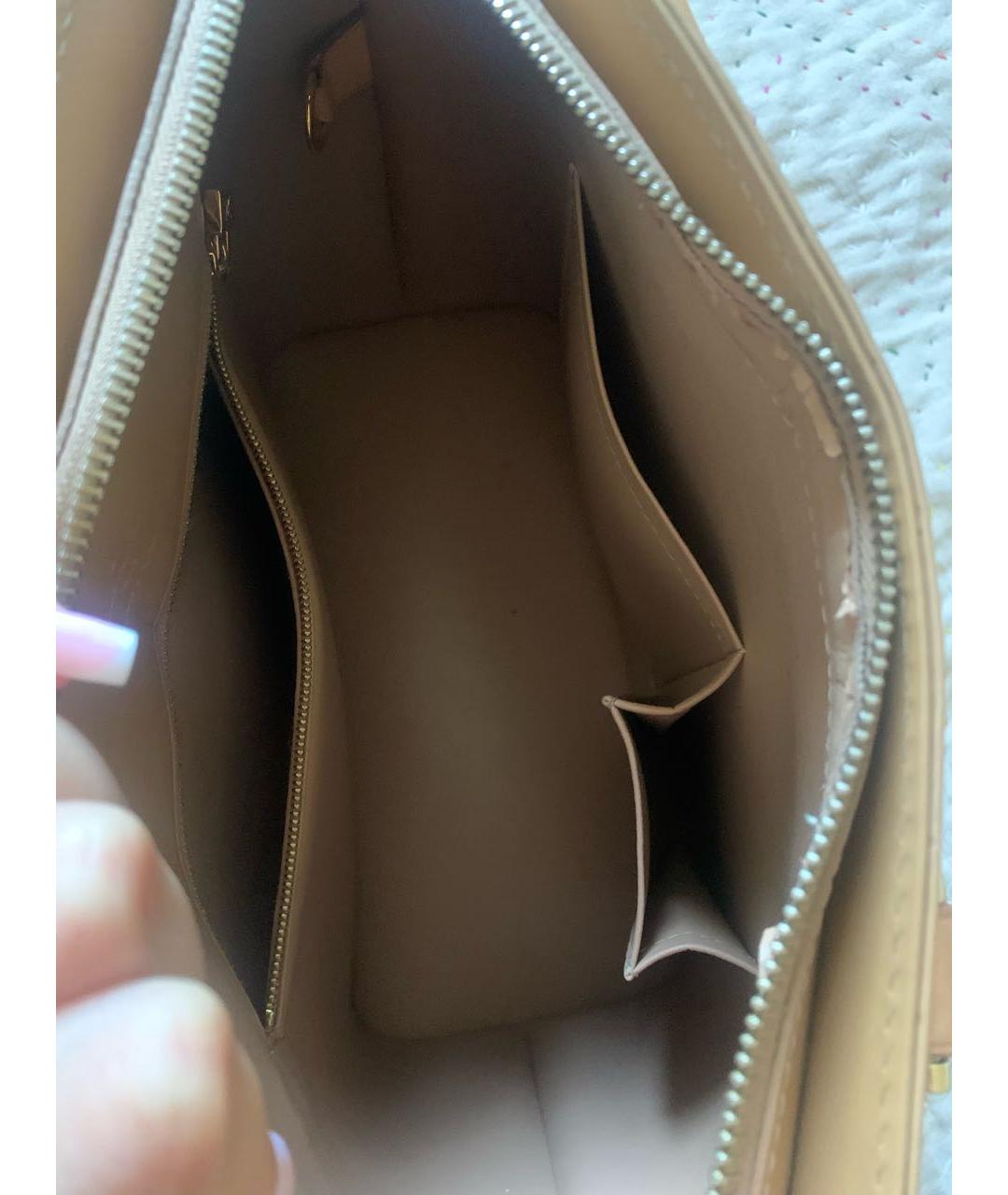 LOUIS VUITTON Бежевая сумка с короткими ручками из лакированной кожи, фото 7