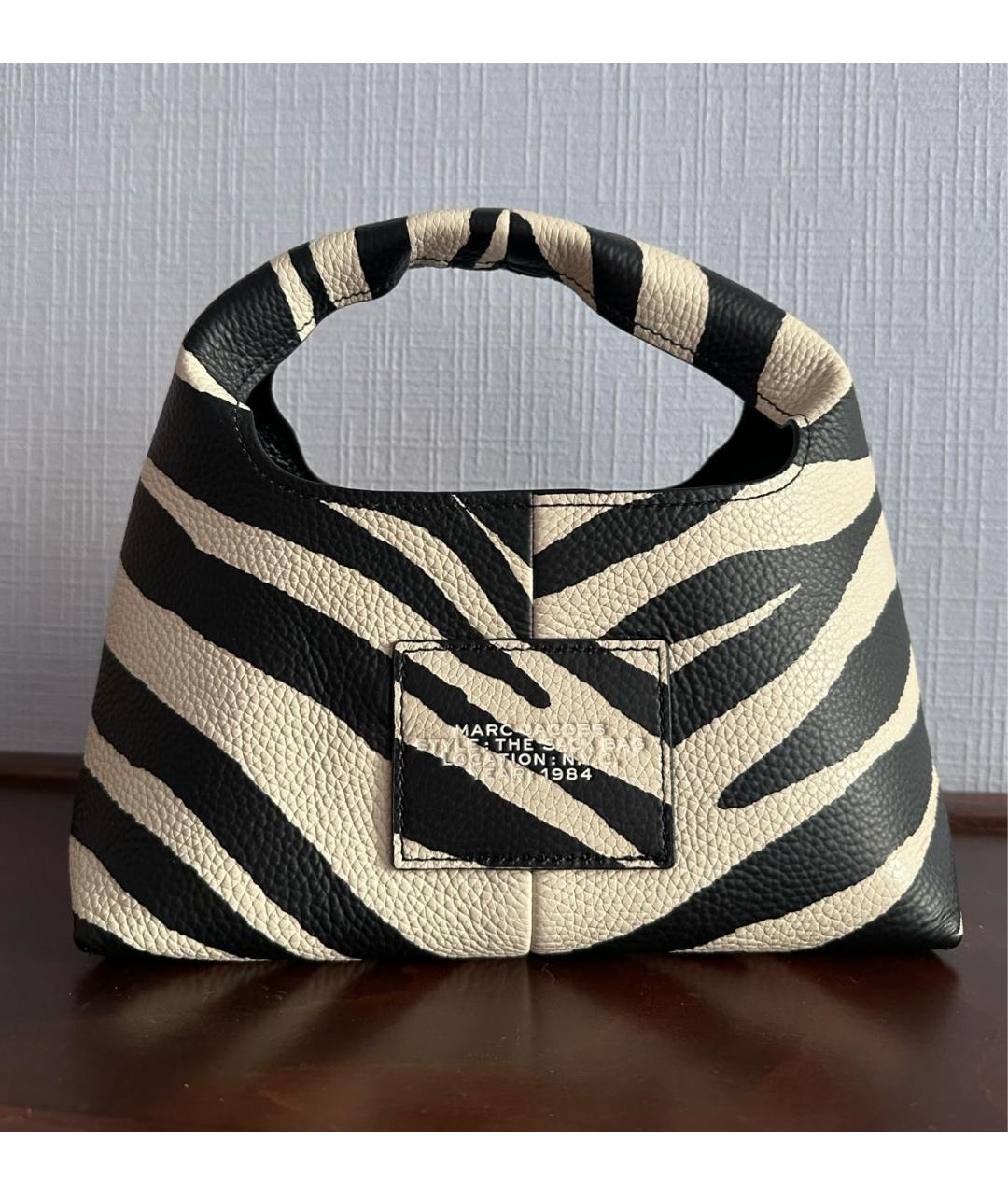 MARC JACOBS Кожаная сумка с короткими ручками, фото 3