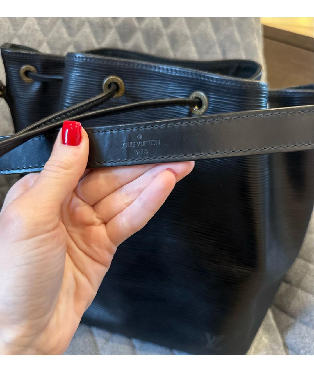 LOUIS VUITTON Черная кожаная сумка с короткими ручками, фото 4