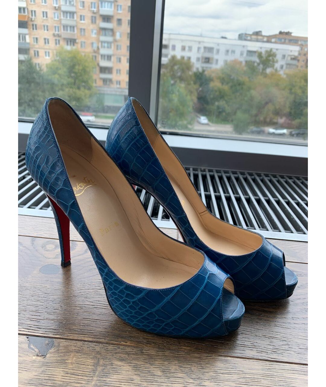 CHRISTIAN LOUBOUTIN Синие туфли из экзотической кожи, фото 2