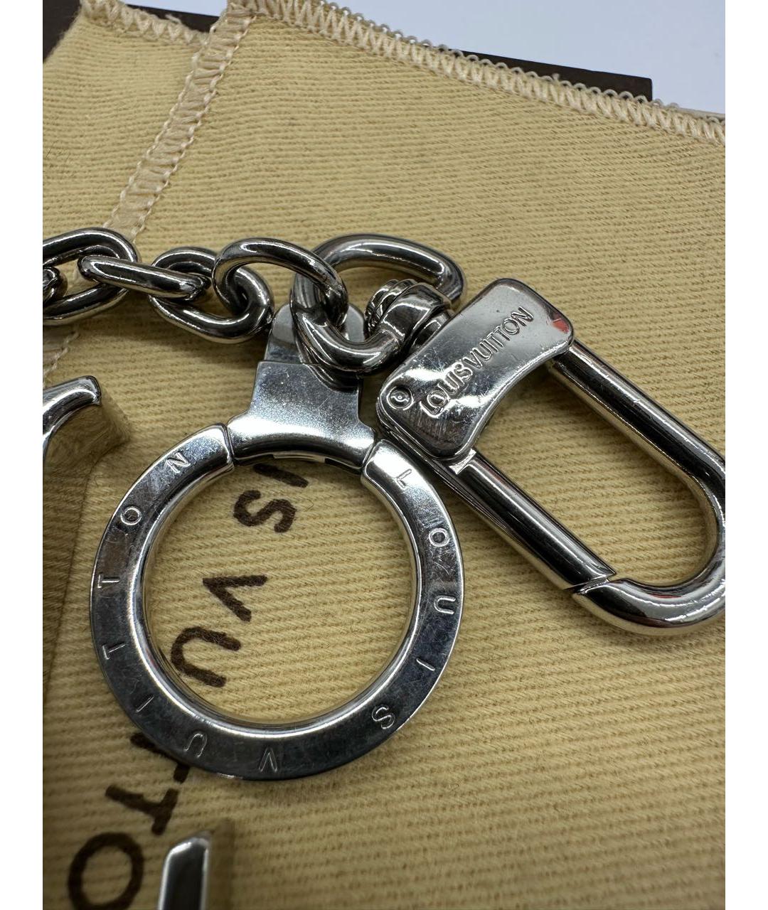 LOUIS VUITTON Серебрянный брелок, фото 4