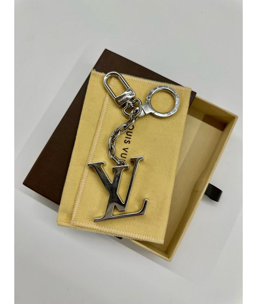 LOUIS VUITTON Серебрянный брелок, фото 2