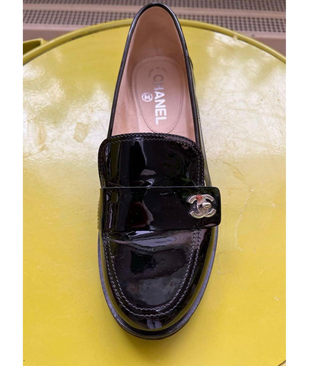 CHANEL Черные лоферы из лакированной кожи, фото 3