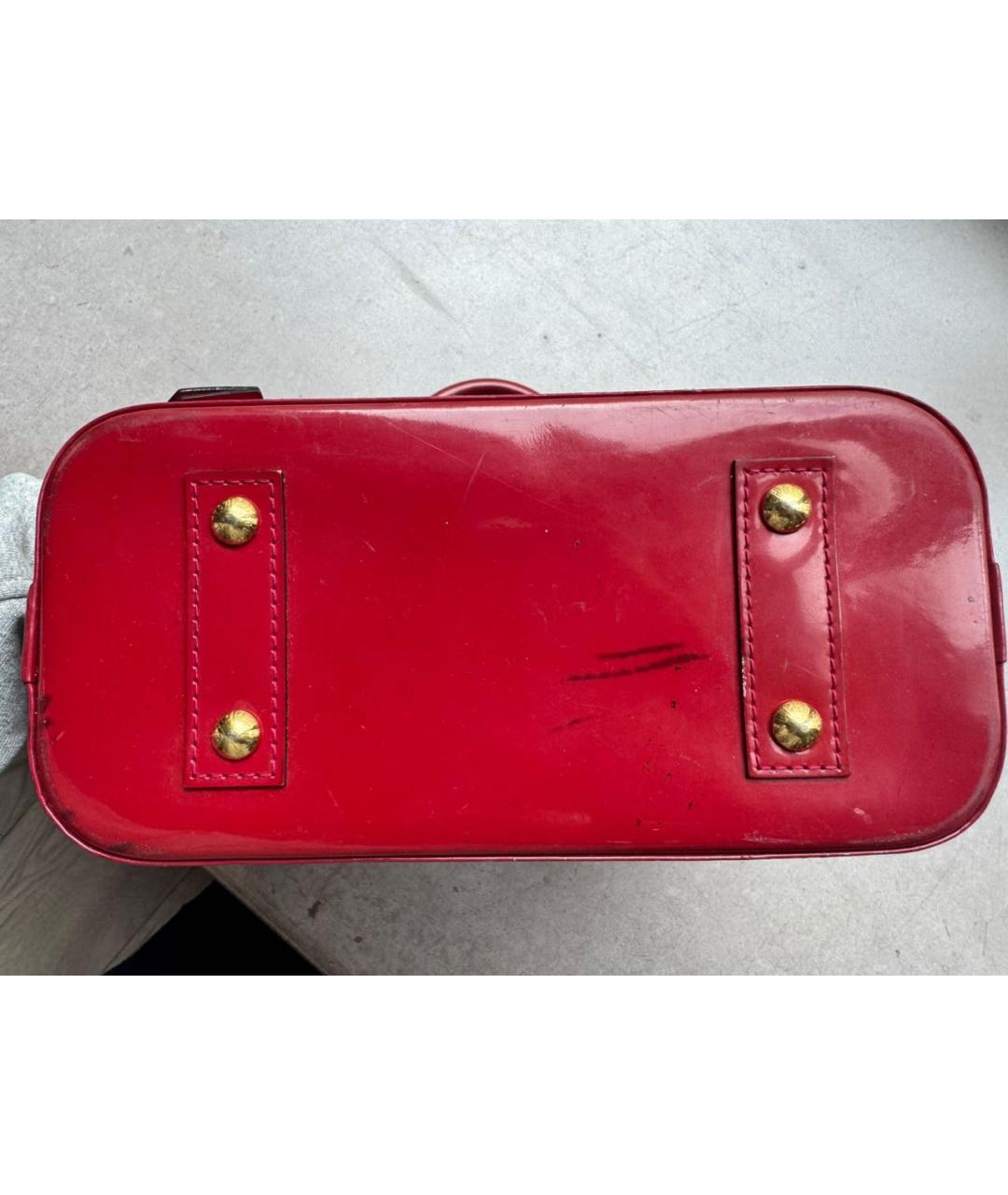 LOUIS VUITTON Красная сумка с короткими ручками из лакированной кожи, фото 3