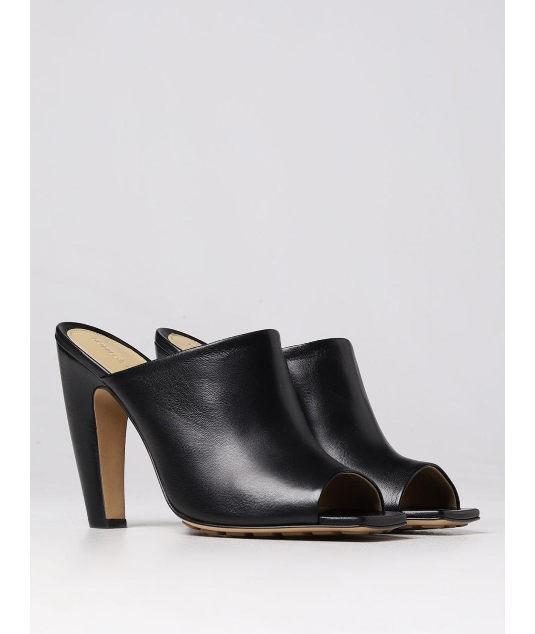 BOTTEGA VENETA Черные кожаные мюли, фото 2