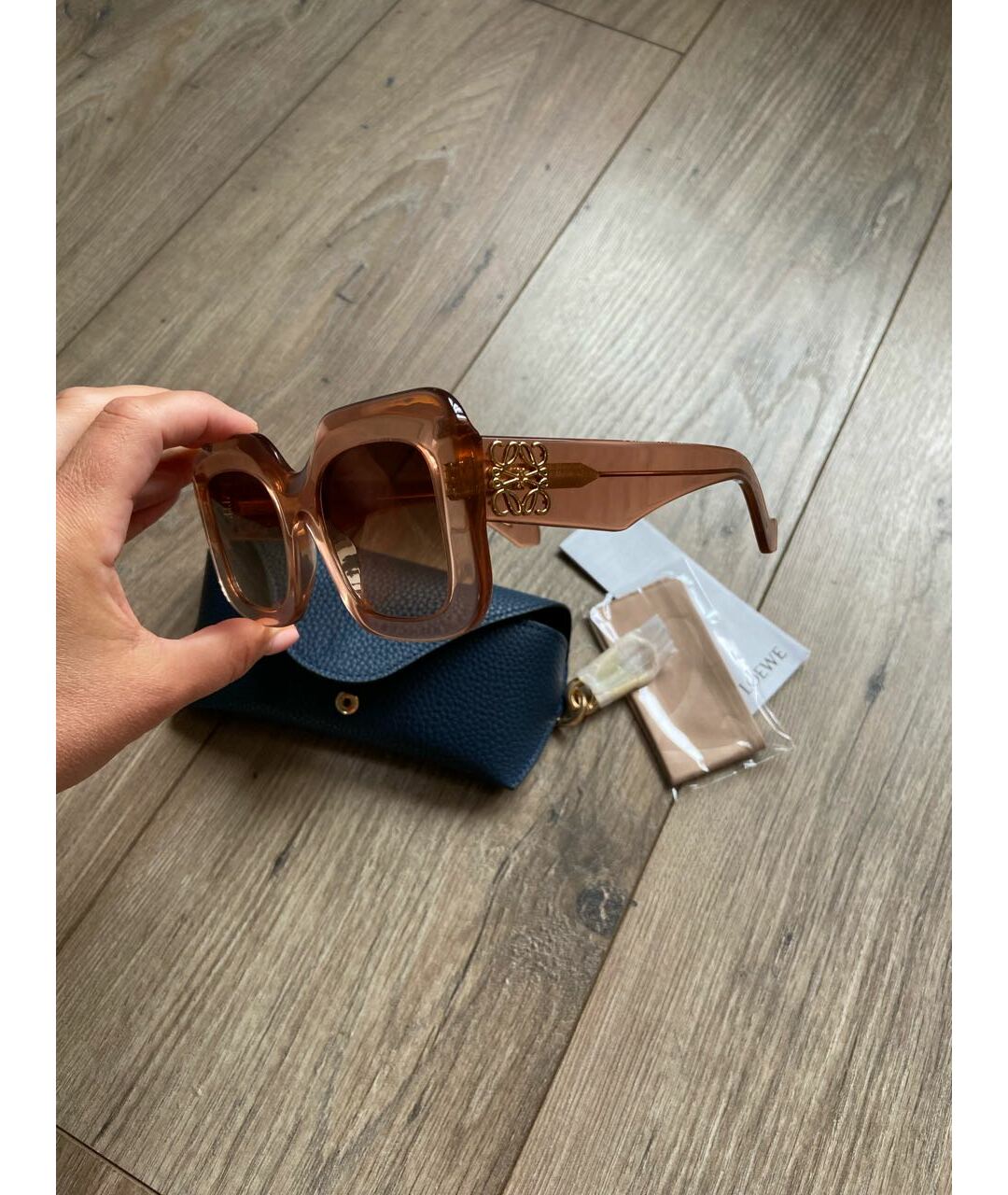 LOEWE Бежевые пластиковые солнцезащитные очки, фото 3