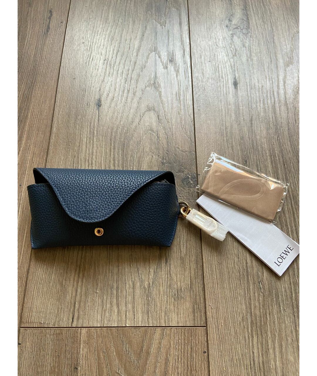 LOEWE Бежевые пластиковые солнцезащитные очки, фото 6
