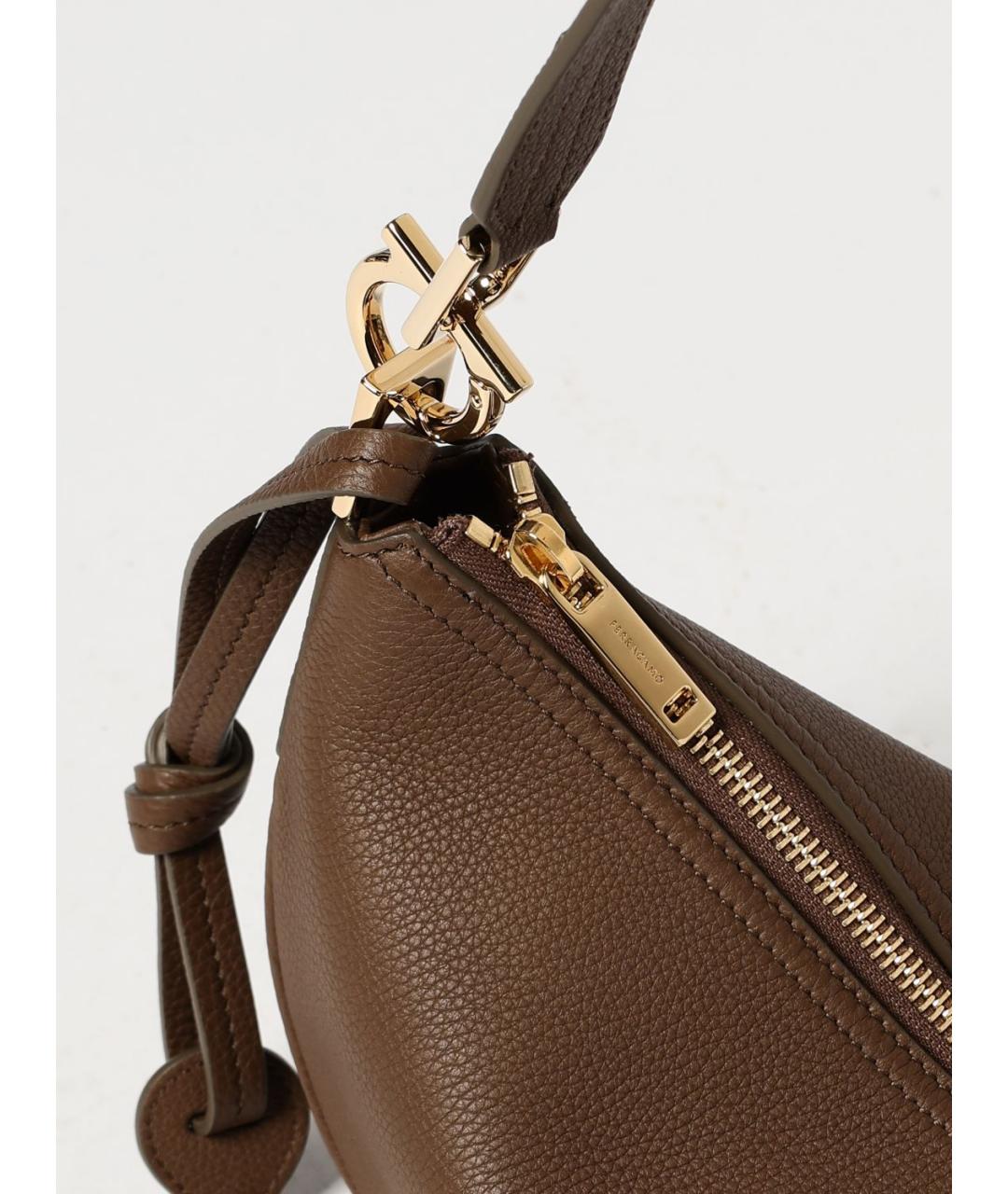 FERRAGAMO Коричневая кожаная сумка через плечо, фото 4
