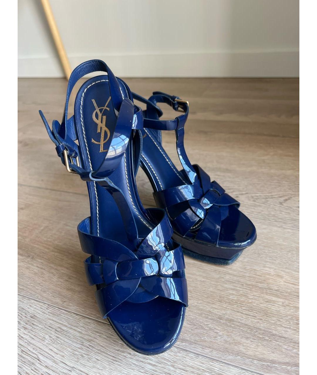 SAINT LAURENT Темно-синие босоножки из лакированной кожи, фото 3