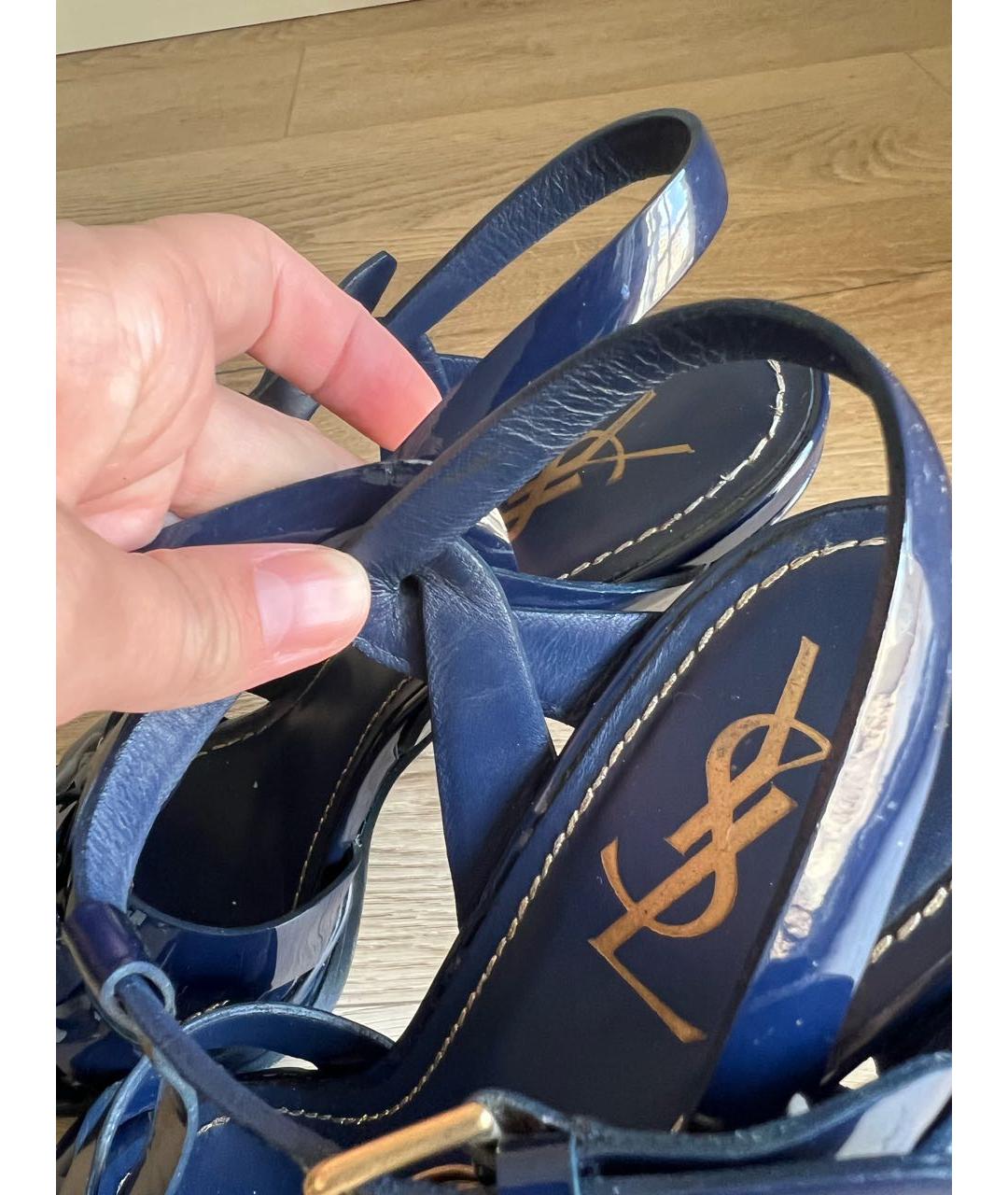 SAINT LAURENT Темно-синие босоножки из лакированной кожи, фото 7