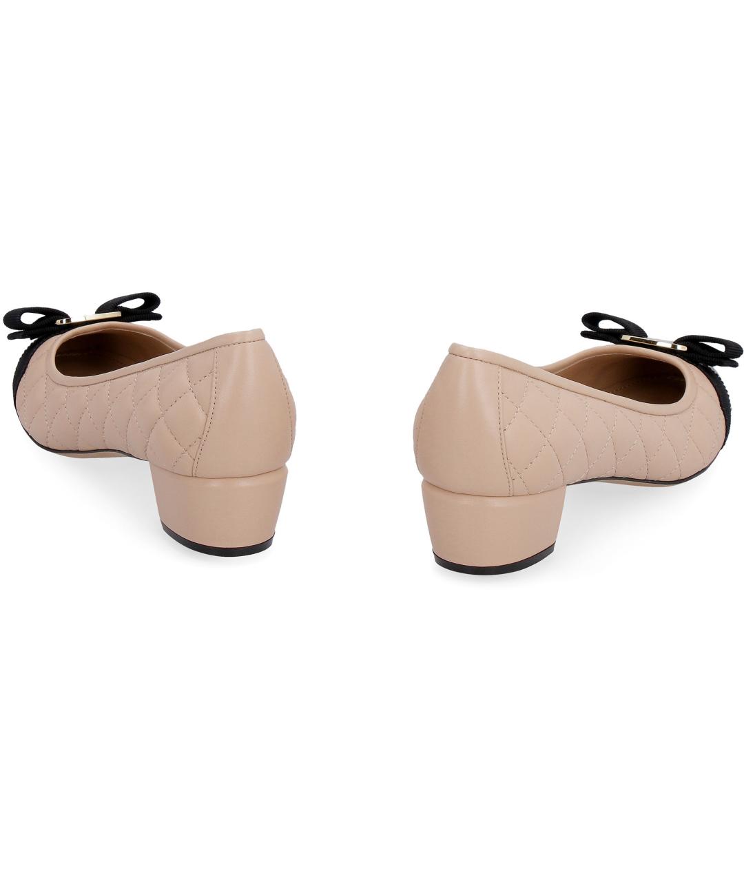 FERRAGAMO Бежевые кожаные балетки, фото 3