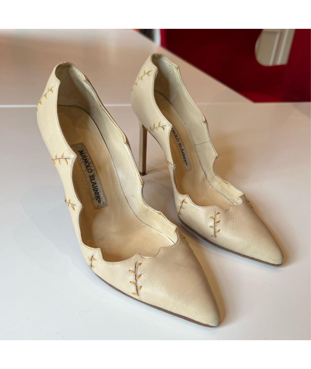 MANOLO BLAHNIK Бежевые кожаные туфли, фото 2