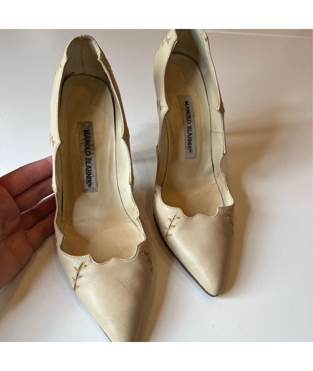 MANOLO BLAHNIK Бежевые кожаные туфли, фото 3