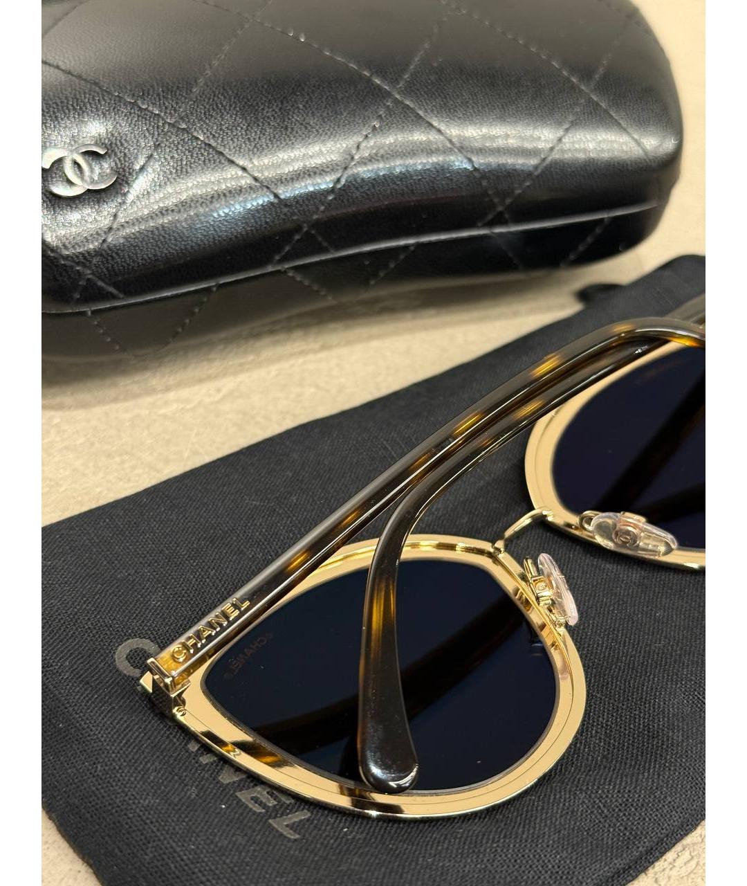 CHANEL Золотые пластиковые солнцезащитные очки, фото 2