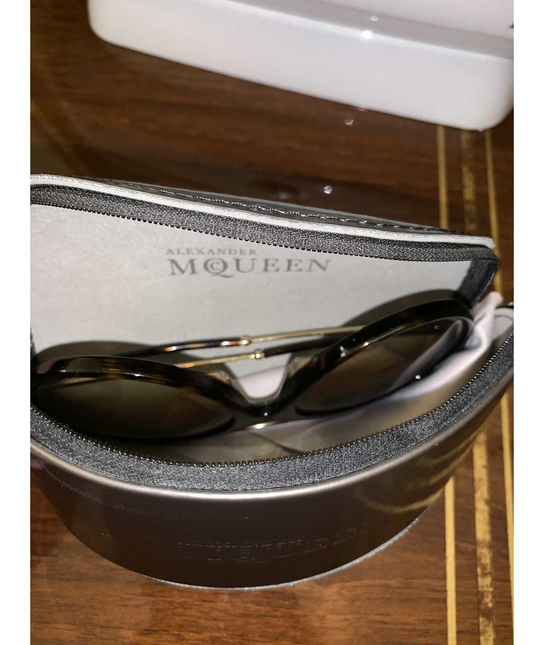 ALEXANDER MCQUEEN Коричневые пластиковые солнцезащитные очки, фото 5