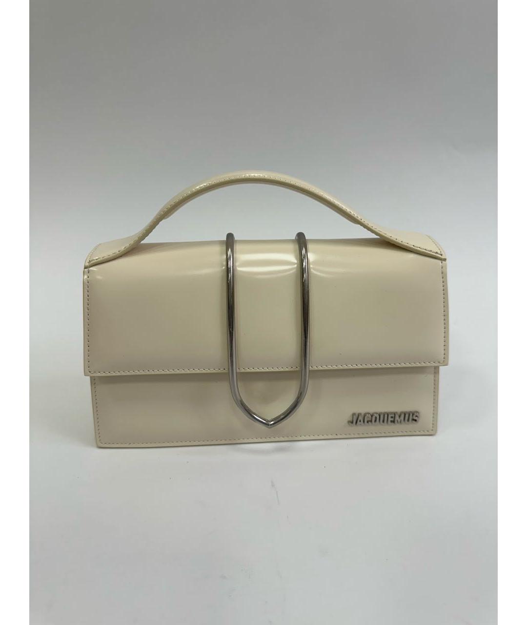 JACQUEMUS Белая сумка с короткими ручками из лакированной кожи, фото 9