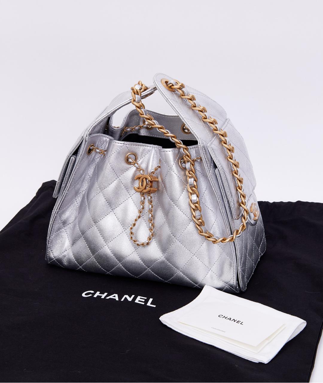 CHANEL Серебряная кожаная сумка с короткими ручками, фото 6