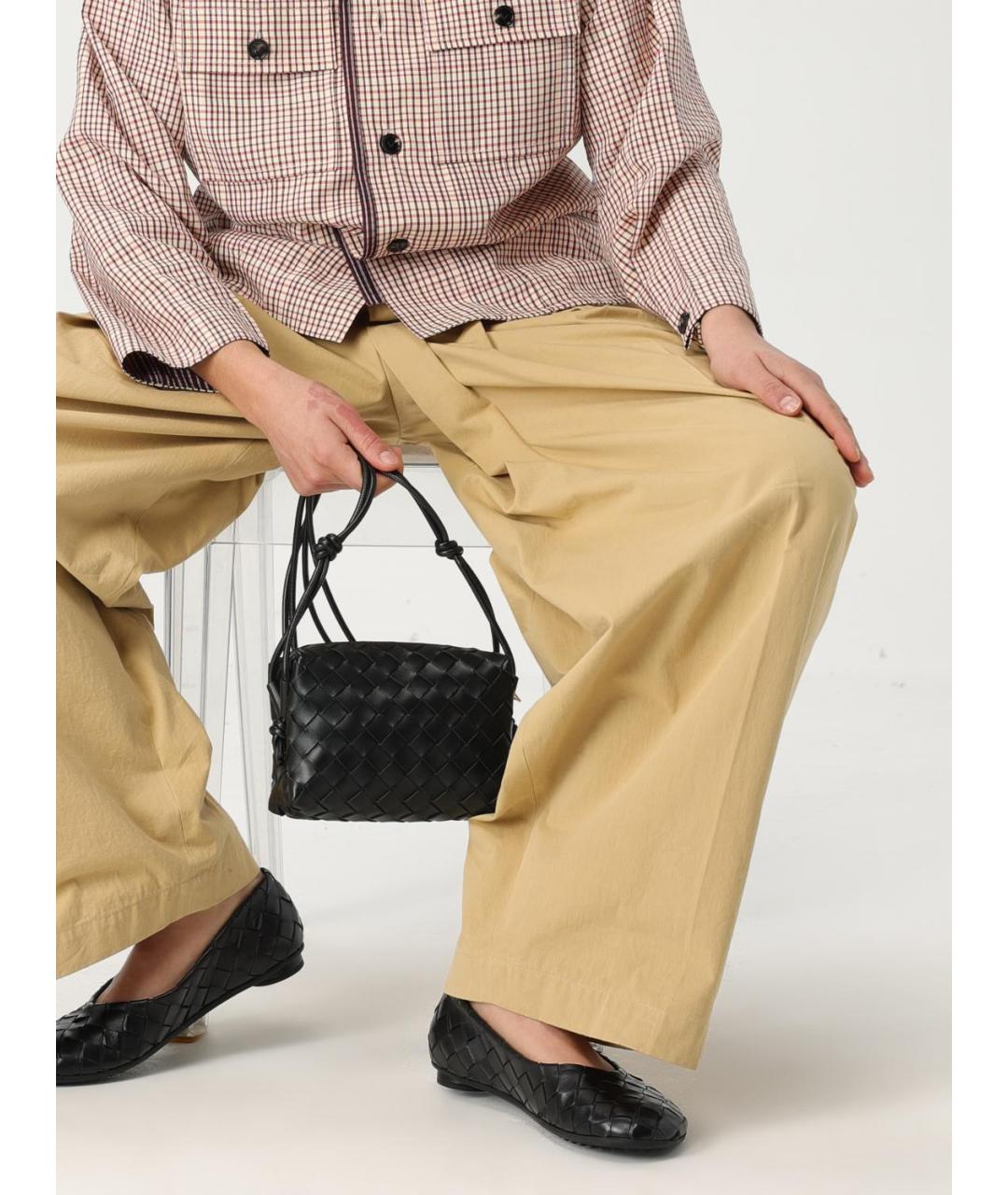 BOTTEGA VENETA Черная кожаная сумка через плечо, фото 2