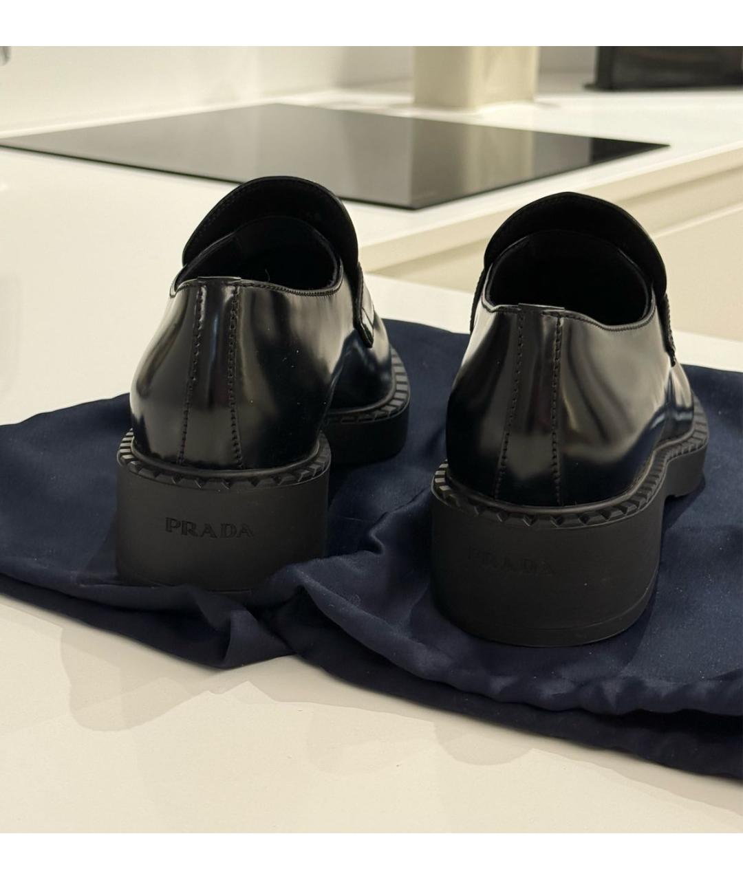 PRADA Черные кожаные лоферы, фото 4