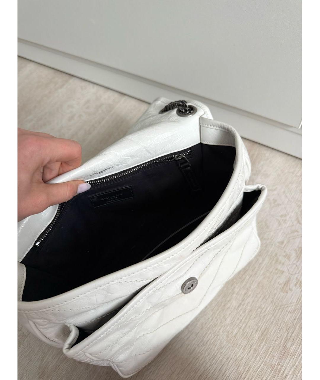 SAINT LAURENT Белая сумка через плечо из лакированной кожи, фото 4