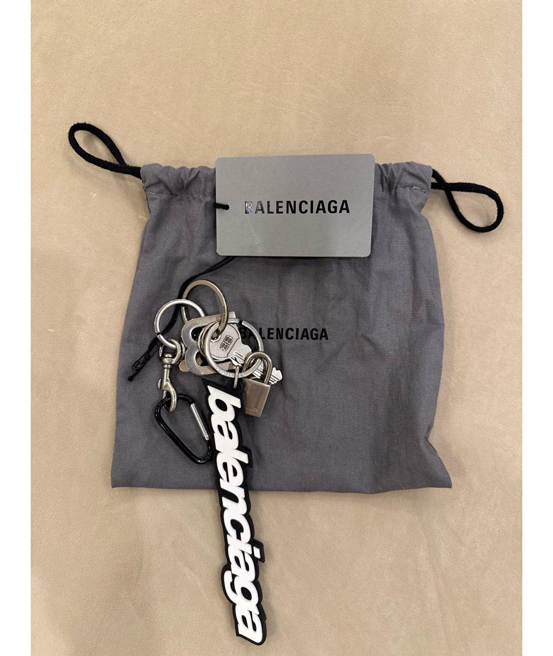 BALENCIAGA Серебрянный брелок, фото 4