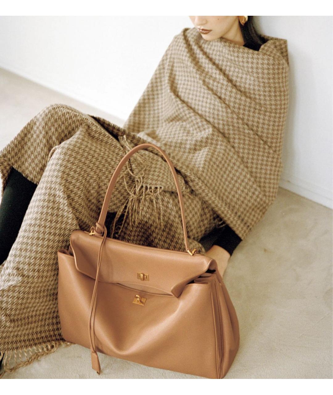 BALENCIAGA Бежевая кожаная сумка тоут, фото 3