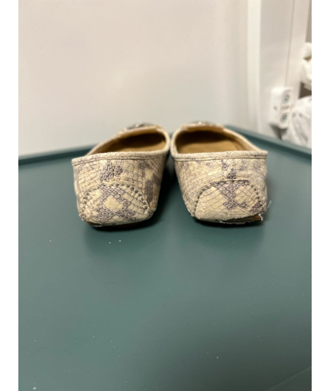 MICHAEL KORS Серые кожаные балетки, фото 4
