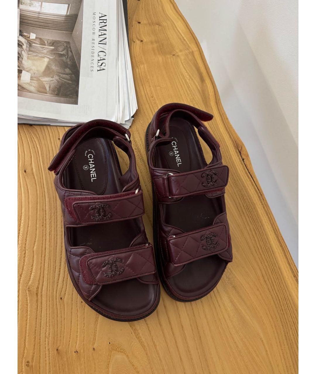 CHANEL Бордовые кожаные сандалии, фото 2