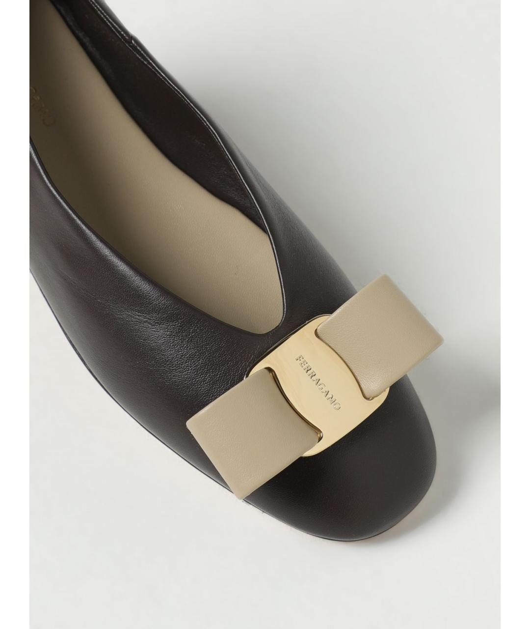 FERRAGAMO Коричневые кожаные балетки, фото 4