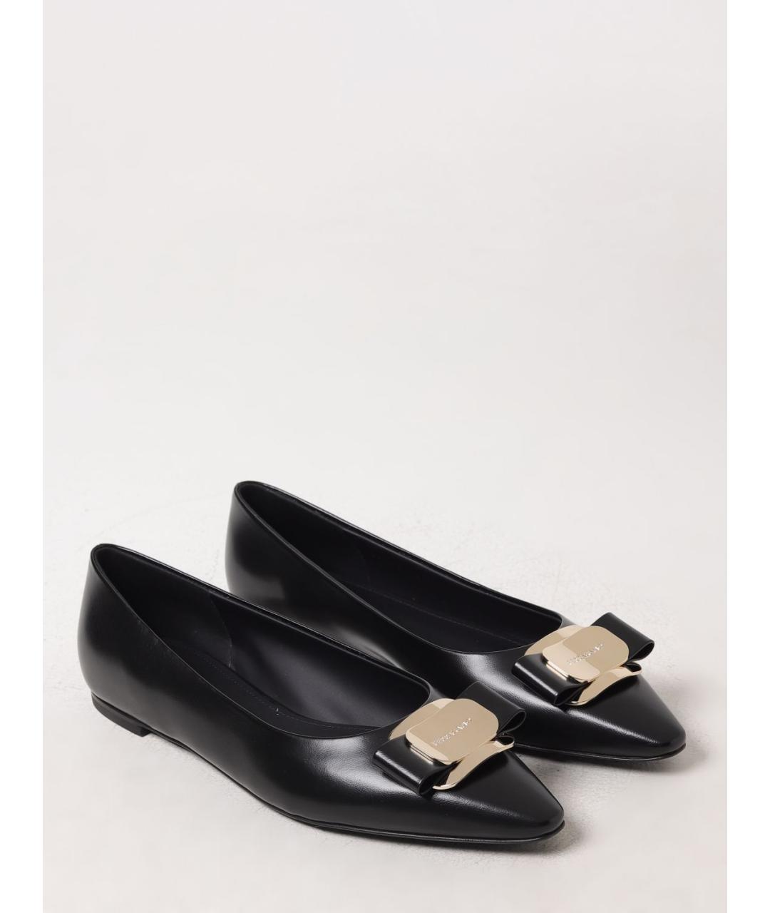 FERRAGAMO Черные кожаные балетки, фото 2