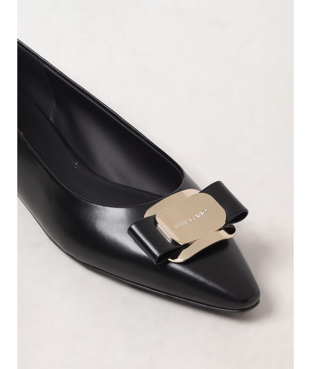 FERRAGAMO Черные кожаные балетки, фото 4