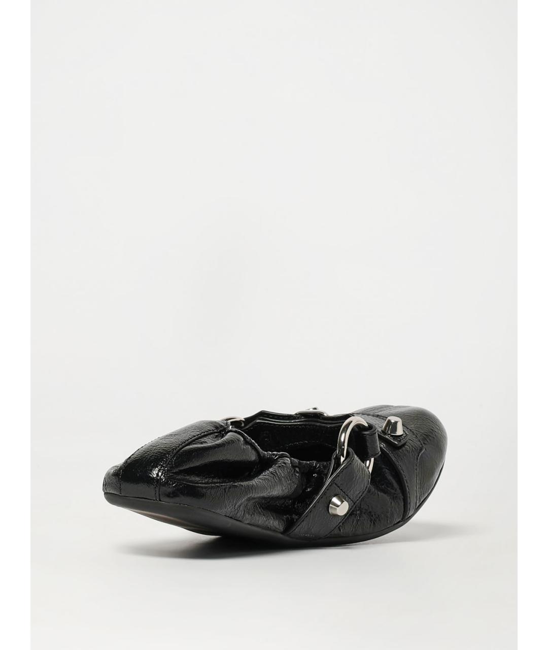 BALENCIAGA Черные балетки из лакированной кожи, фото 3