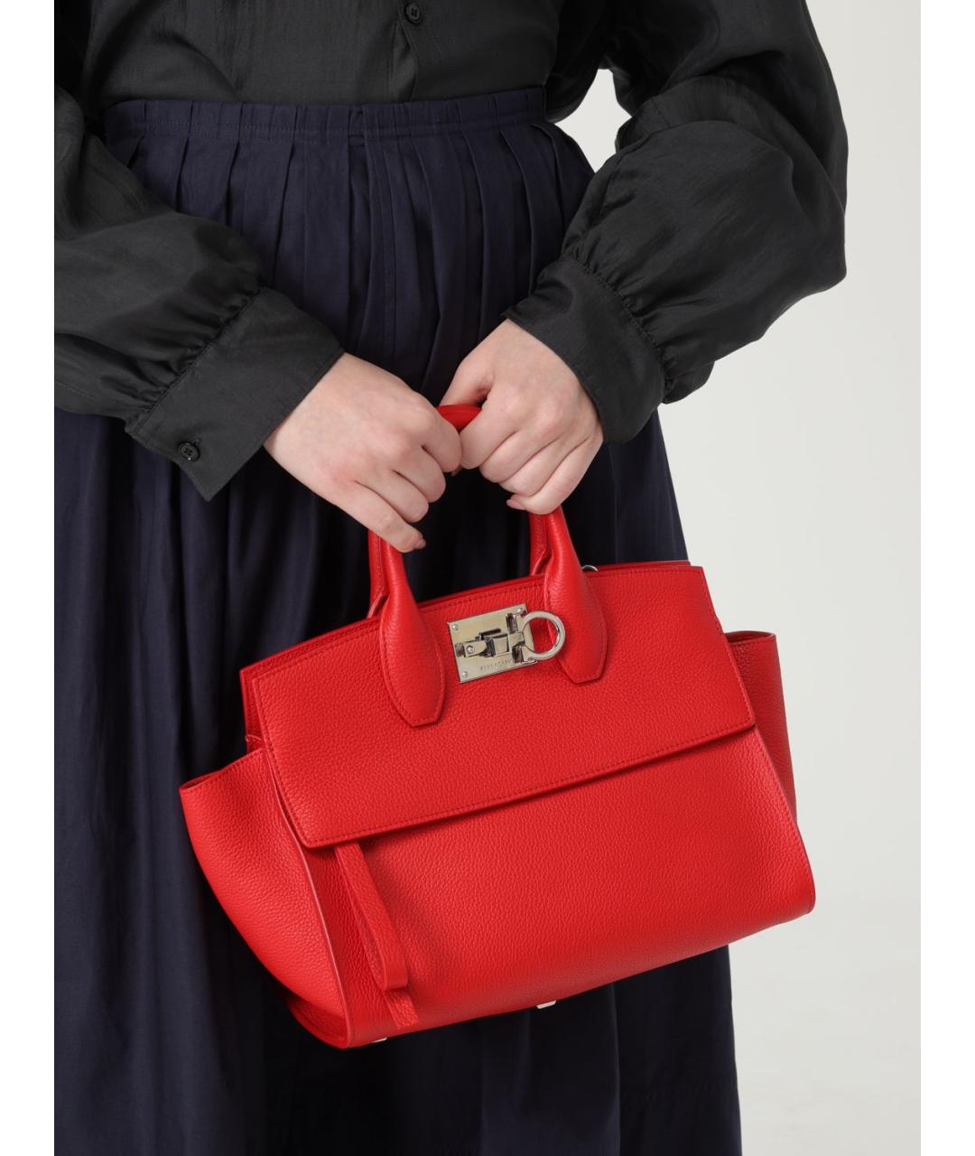 FERRAGAMO Красная кожаная сумка тоут, фото 2