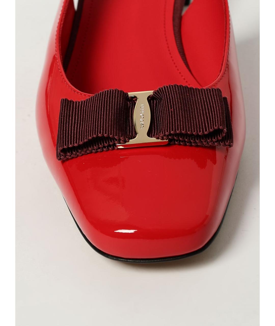 FERRAGAMO Красные туфли из лакированной кожи, фото 4