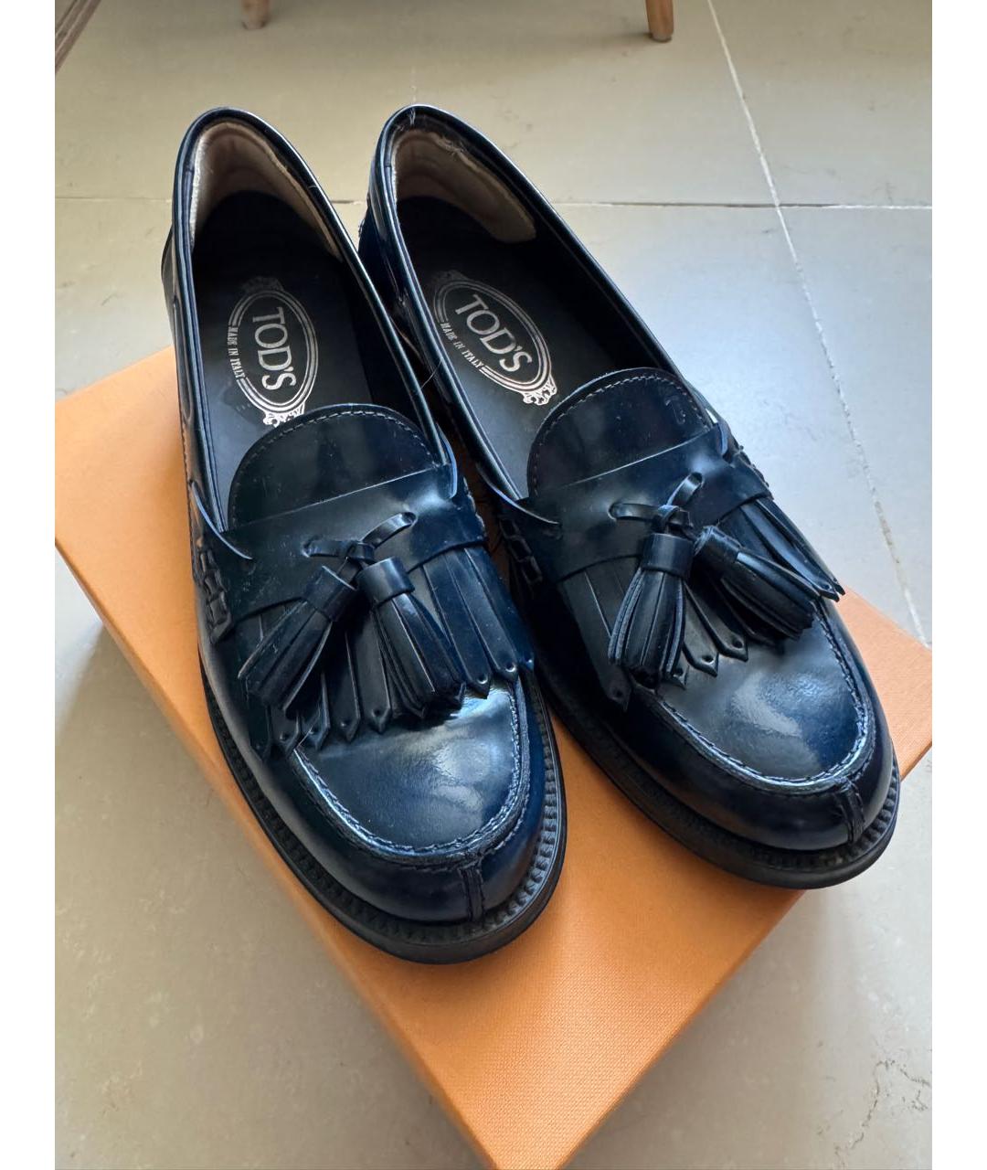 TOD'S Темно-синие лоферы из лакированной кожи, фото 2