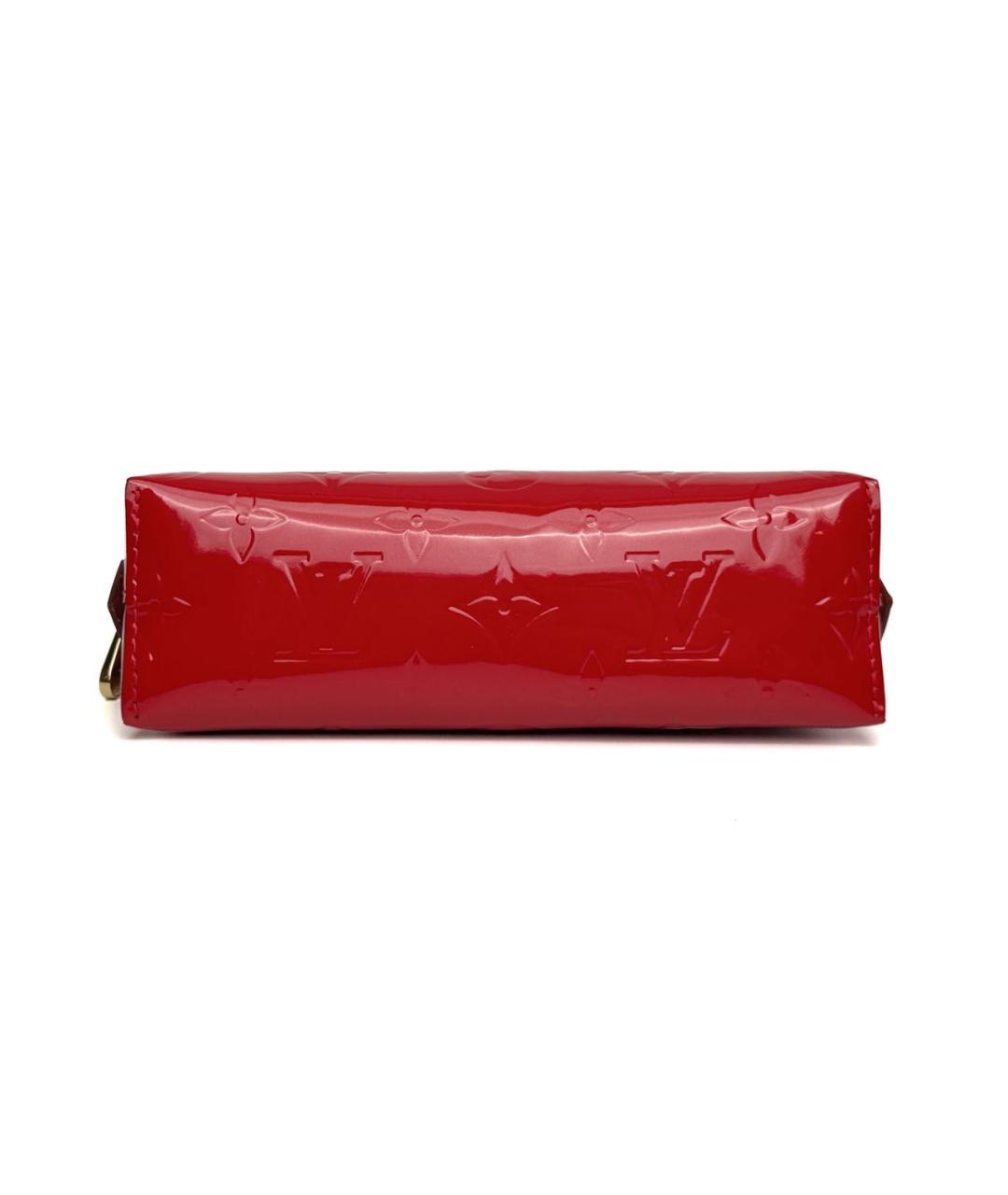 LOUIS VUITTON Красная косметичка из лакированной кожи, фото 3
