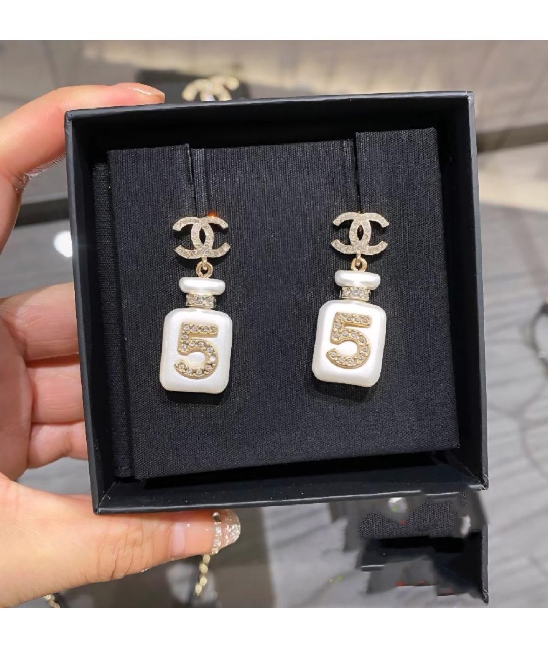 CHANEL Белые металлические серьги, фото 6