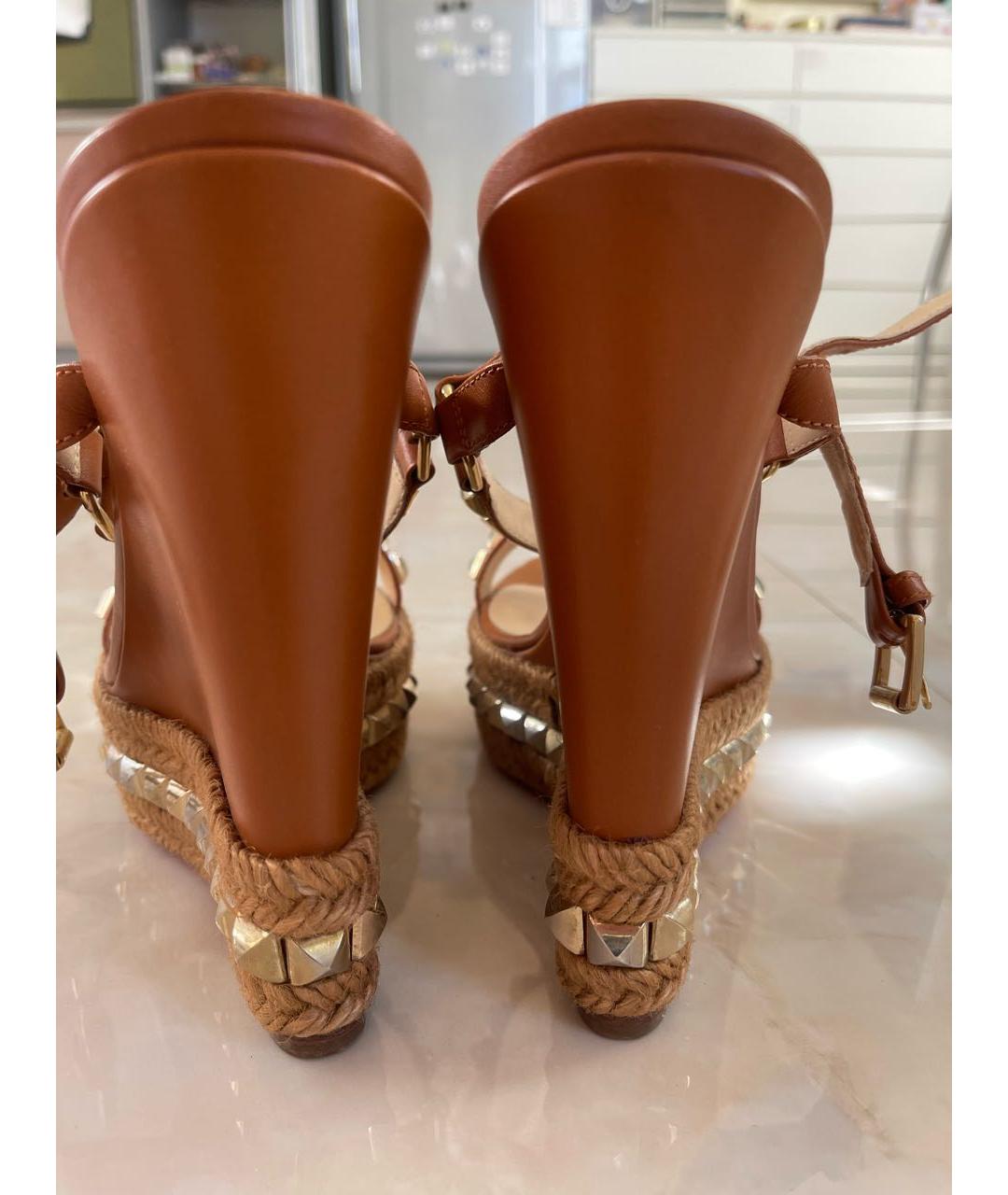 CHRISTIAN LOUBOUTIN Оранжевое кожаные босоножки, фото 3