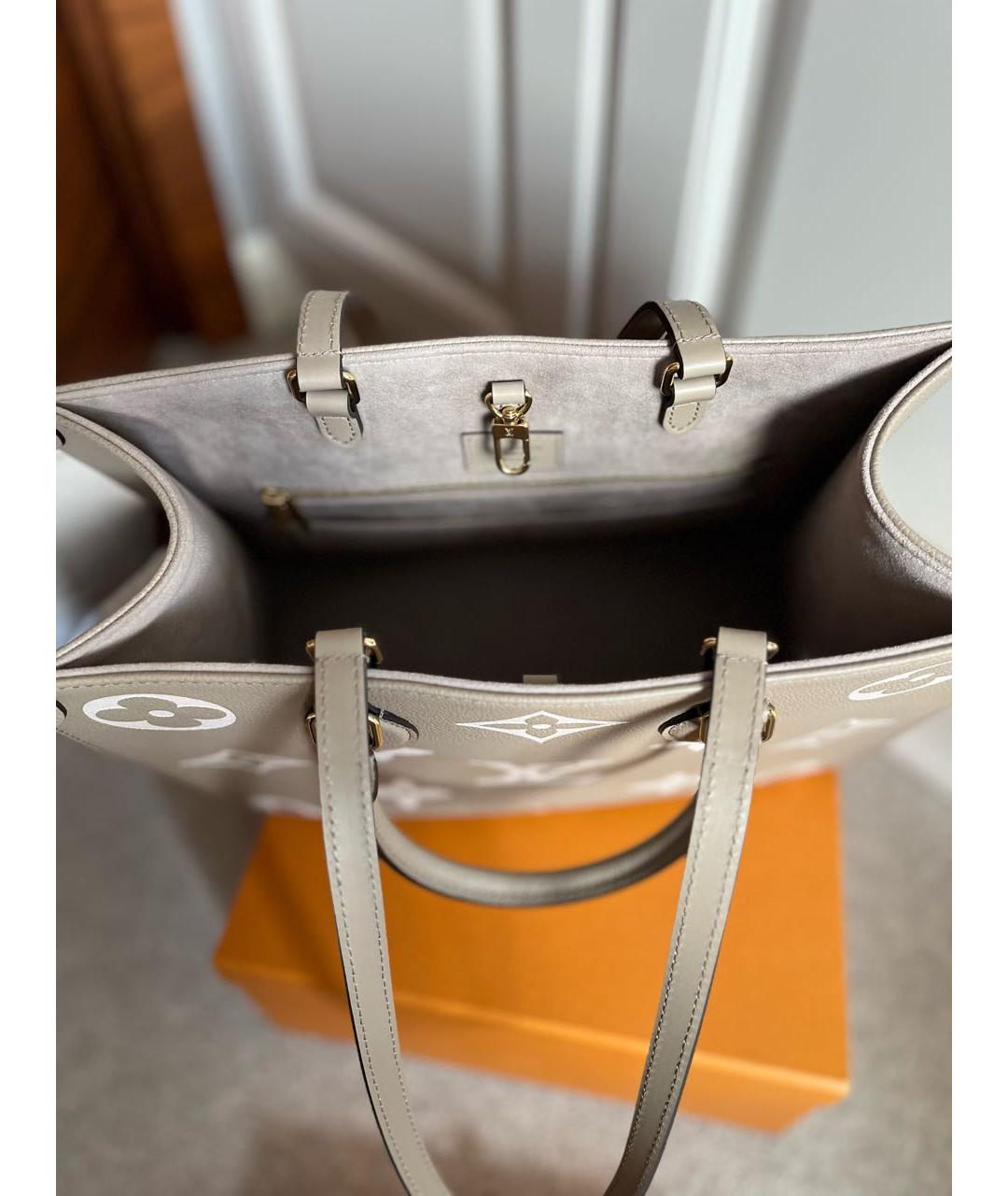 LOUIS VUITTON Бежевая кожаная сумка с короткими ручками, фото 4