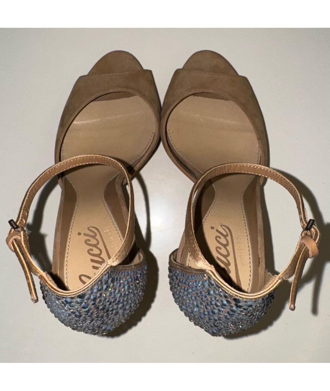 GUCCI Бежевые замшевые босоножки, фото 3