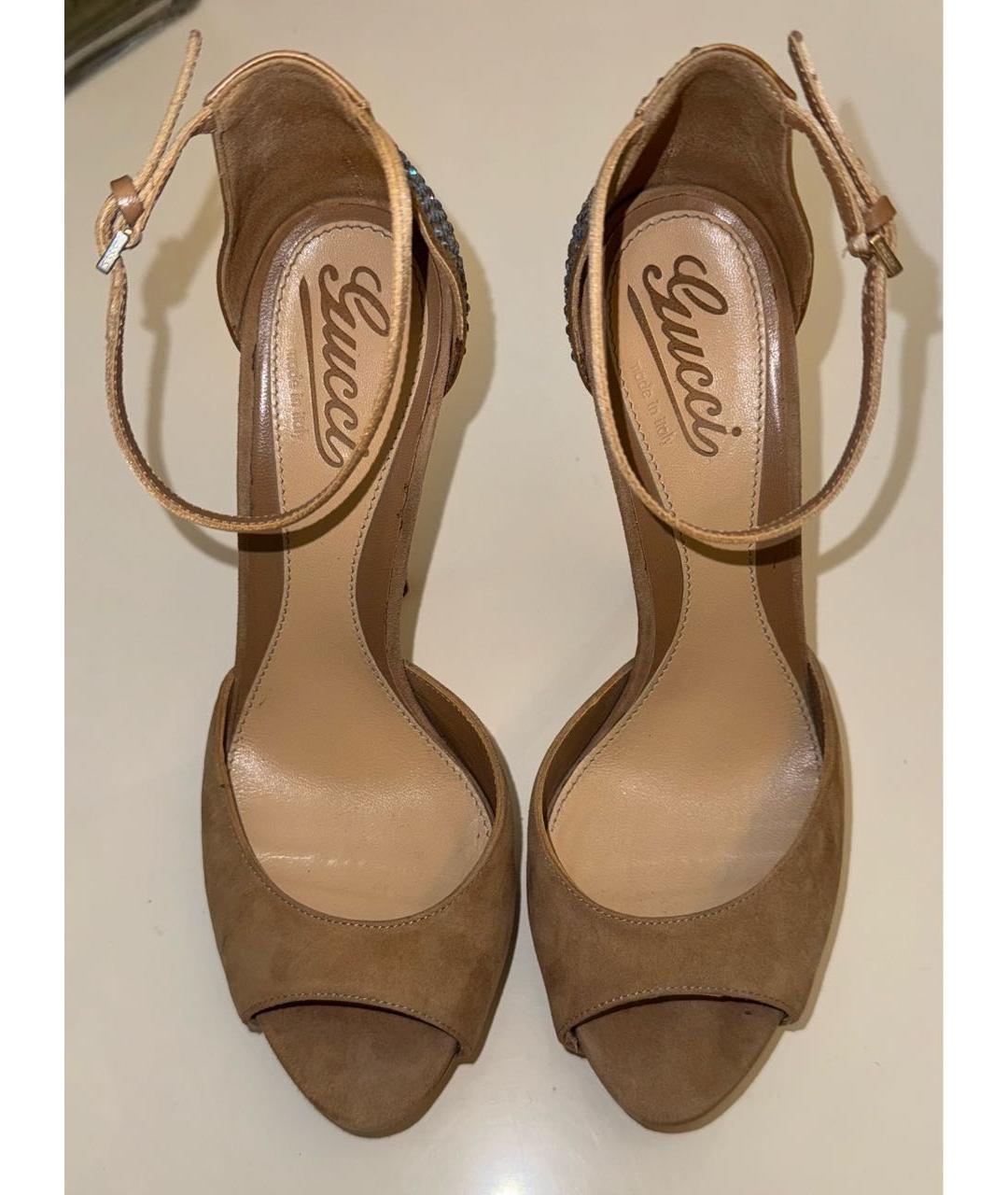 GUCCI Бежевые замшевые босоножки, фото 2