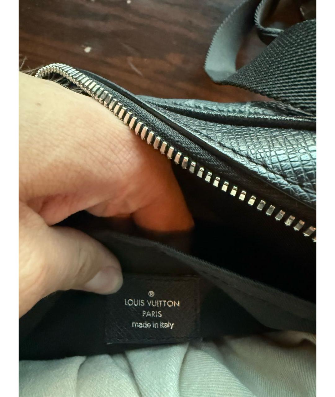 LOUIS VUITTON Черная кожаная сумка на плечо, фото 4